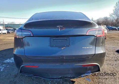 2024 Tesla Model Y из США, поврежденный, VIN 7SAYGDEE7RF983772